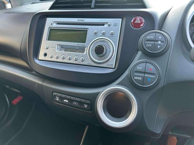 フィット ＲＳ　５速マニュアル　禁煙車　修復歴無（32枚目）