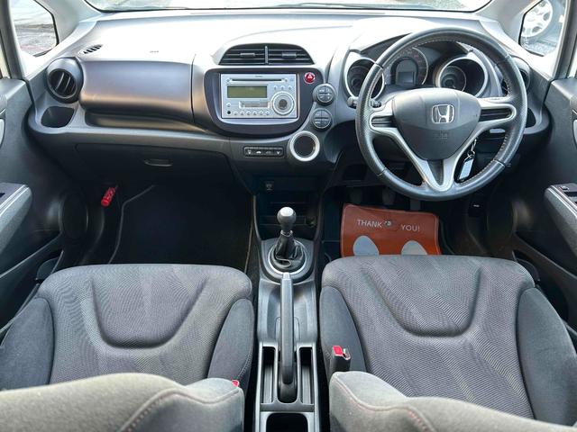 フィット ＲＳ　５速マニュアル　禁煙車　修復歴無（34枚目）