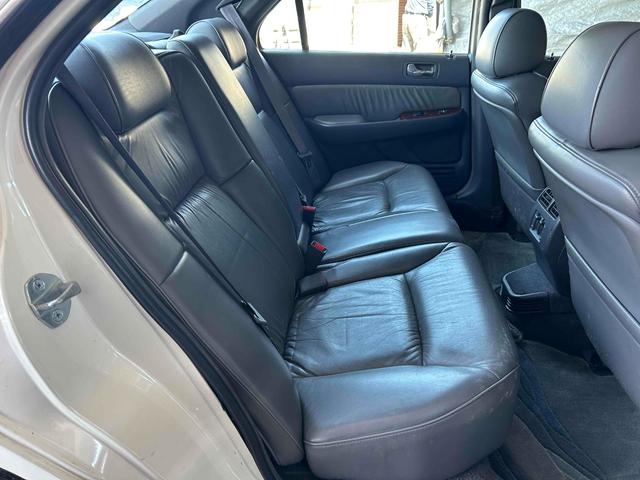 レジェンド エクスクルーシブ　ワンオーナー　レザーシート　シートヒーター　ＥＴＣ　パワーシート　クルーズコントロール　純正ＨＩＤライト　キーレス　スペアーキー（21枚目）