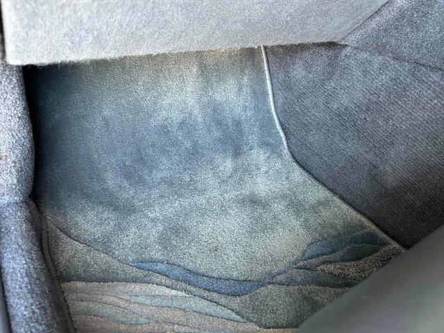 レジェンド エクスクルーシブ　ワンオーナー　レザーシート　シートヒーター　ＥＴＣ　パワーシート　クルーズコントロール　純正ＨＩＤライト　キーレス　スペアーキー（29枚目）