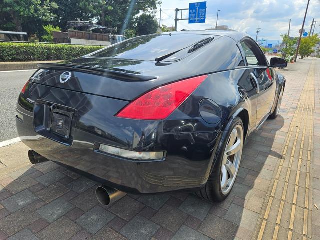 フェアレディＺ バージョンＳＴタイプＧ　本革パワーシート　Ｆ１８　Ｒ１９インチＡＷ　ブレンボ　フジツボマフラー　ＥＴＣ　ナビ　フルセグ　バックカメラ　Ｂｌｕｅｔｏｏｔｈ（4枚目）