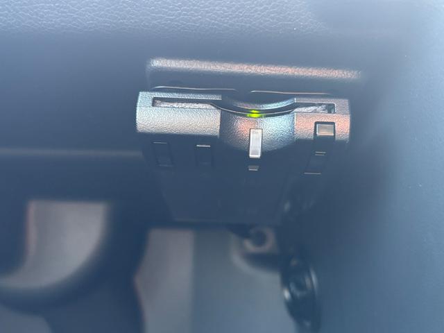 ポロ ＴＳＩハイライン　ＴＳＩ　ハイライン　ドラレコ　ＥＴＣ　キーレス　ＨＩＤ　純正アルミ　（シルバー）（25枚目）