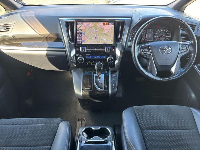 アルファード ２．５Ｓ　Ａパッケージ　タイプブラック　ワンオーナー・禁煙車・両側パワースライドドア・メモリーナビ　フルセグ・バックカメラ　アルパインビッグフリップダウンモニタ　　ＬＥＤ　　純正アルミ　クルコン　ＥＴＣ（16枚目）