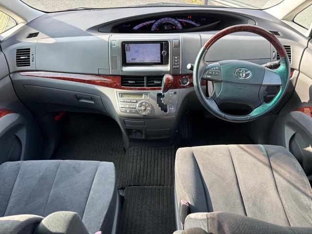 ���X�̓��r���[�����X�ł��B���q�l�����S���Ă��w��������l�ɁA���w���җl�̐����f�ڂ��Ă���܂��B