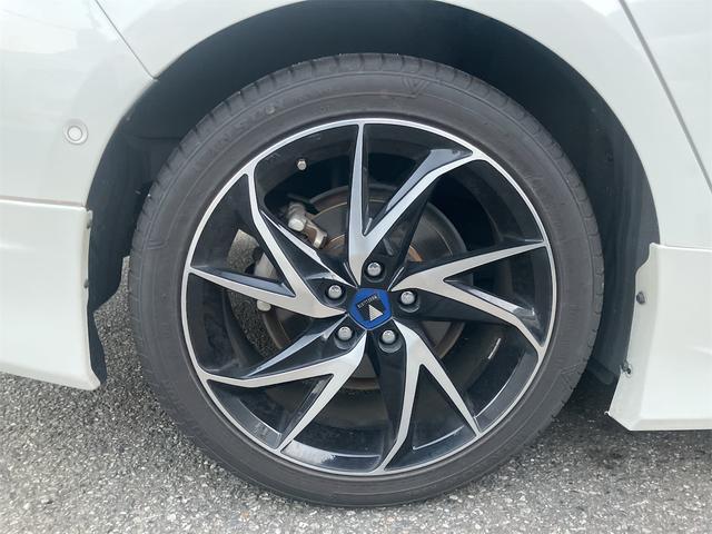 プリウス Ｓセーフティプラス　ドライブレコーダー　ＥＴＣ　クリアランスソナー　レーンアシスト　オートクルーズコントロール　パークアシスト　衝突被害軽減システム　バックカメラ　ナビ　ＴＶ　アルミホイール　オートマチックハイビーム（30枚目）