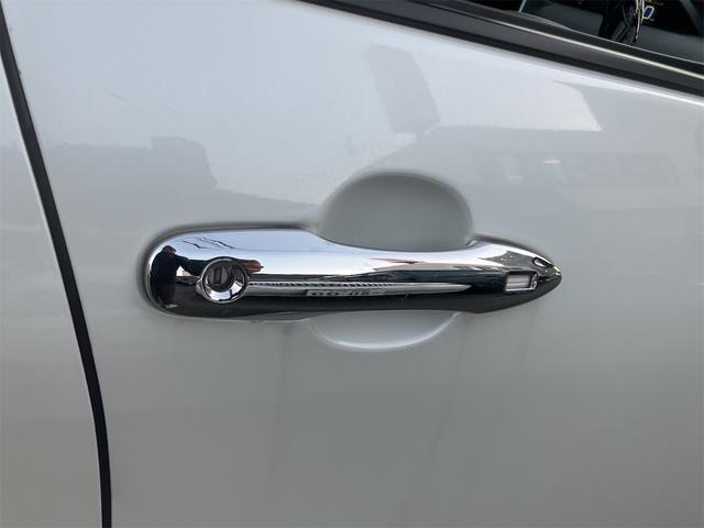 プリウス Ｓセーフティプラス　ドライブレコーダー　ＥＴＣ　クリアランスソナー　レーンアシスト　オートクルーズコントロール　パークアシスト　衝突被害軽減システム　バックカメラ　ナビ　ＴＶ　アルミホイール　オートマチックハイビーム（31枚目）