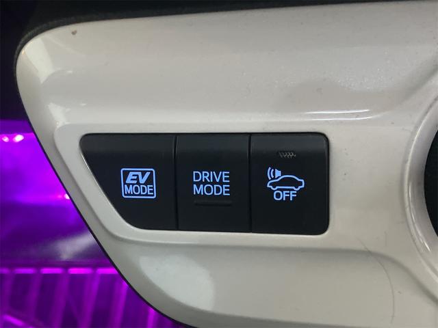 プリウス Ｓセーフティプラス　ドライブレコーダー　ＥＴＣ　クリアランスソナー　レーンアシスト　オートクルーズコントロール　パークアシスト　衝突被害軽減システム　バックカメラ　ナビ　ＴＶ　アルミホイール　オートマチックハイビーム（47枚目）