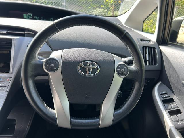 プリウス Ｇツーリングセレクション　ハーフレザーシート　　ＨＩＤヘッドライト　　パワーシート（運転席）　　スマートキー　純正アルミホイール　ＥＴＣ　　６ヶ月保証（7枚目）