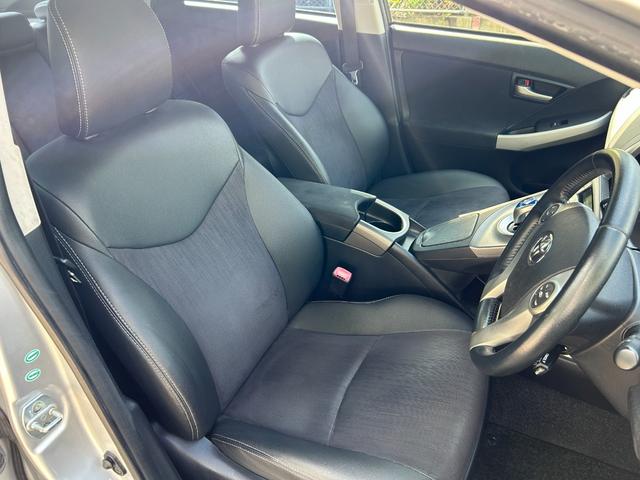 プリウス Ｇツーリングセレクション　ハーフレザーシート　　ＨＩＤヘッドライト　　パワーシート（運転席）　　スマートキー　純正アルミホイール　ＥＴＣ　　６ヶ月保証（11枚目）