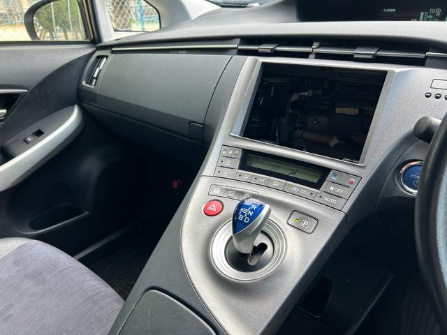 プリウス Ｇツーリングセレクション　ハーフレザーシート　　ＨＩＤヘッドライト　　パワーシート（運転席）　　スマートキー　純正アルミホイール　ＥＴＣ　　６ヶ月保証（17枚目）