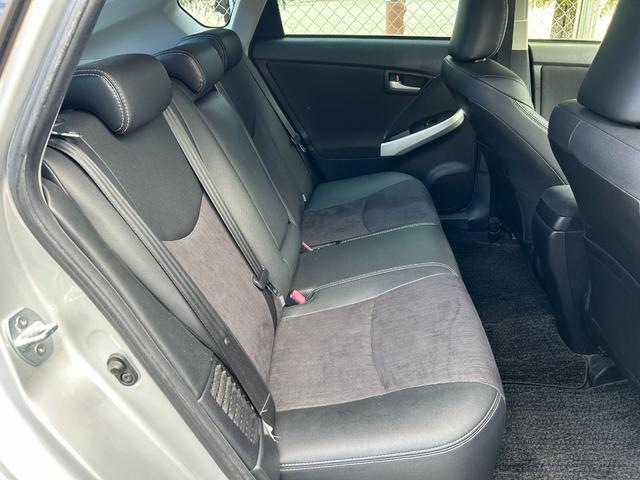 プリウス Ｇツーリングセレクション　ハーフレザーシート　　ＨＩＤヘッドライト　　パワーシート（運転席）　　スマートキー　純正アルミホイール　ＥＴＣ　　６ヶ月保証（21枚目）