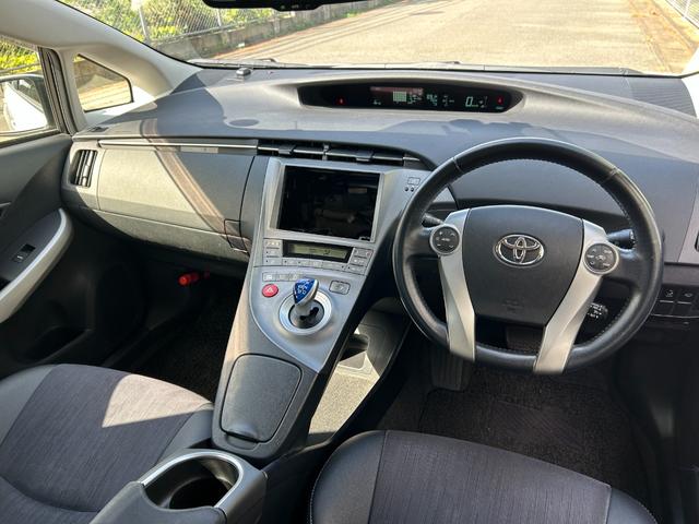 プリウス Ｇツーリングセレクション　ハーフレザーシート　　ＨＩＤヘッドライト　　パワーシート（運転席）　　スマートキー　純正アルミホイール　ＥＴＣ　　６ヶ月保証（31枚目）