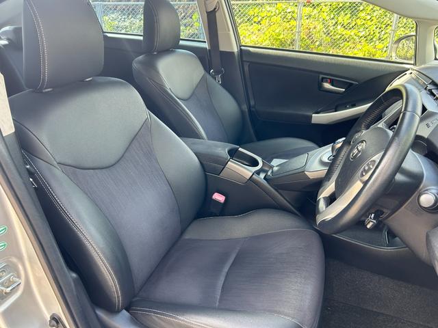 プリウス Ｇツーリングセレクション　ハーフレザーシート　　ＨＩＤヘッドライト　　パワーシート（運転席）　　スマートキー　純正アルミホイール　ＥＴＣ　　６ヶ月保証（35枚目）