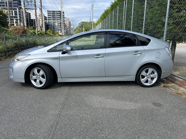 プリウス Ｇツーリングセレクション　ハーフレザーシート　　ＨＩＤヘッドライト　　パワーシート（運転席）　　スマートキー　純正アルミホイール　ＥＴＣ　　６ヶ月保証（38枚目）