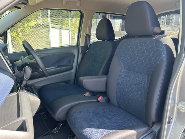 シートにヘタリや汚れなども無くキレイな方だと思います。当店では納車の際には、室内仕上げを致しますのでキレイで気持ちの良い状態でお渡し致します。