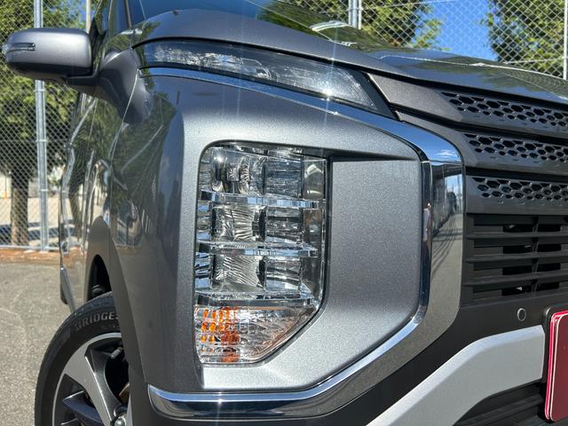 三菱ならではのフロント廻りの、ヘッドライトやフォグランプで人気良好です！