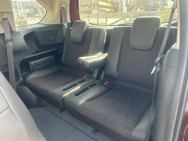 フリードハイブリッド ハイブリッド　プレミアムエディション　６人乗り　両側パワースライドドア　　ＥＴＣ　　スマートキー　　ＨＩＤライト　　ナビ・ＴＶ（ワンセグ）　　バックカメラ　　１年保証（5枚目）