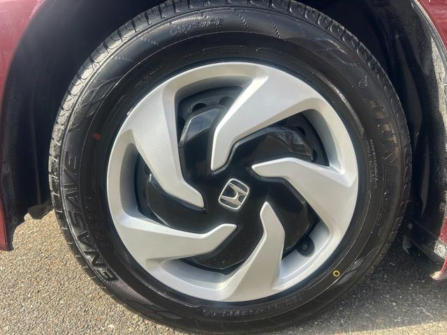 フリードハイブリッド ハイブリッド　プレミアムエディション　６人乗り　両側パワースライドドア　　ＥＴＣ　　スマートキー　　ＨＩＤライト　　ナビ・ＴＶ（ワンセグ）　　バックカメラ　　１年保証（7枚目）