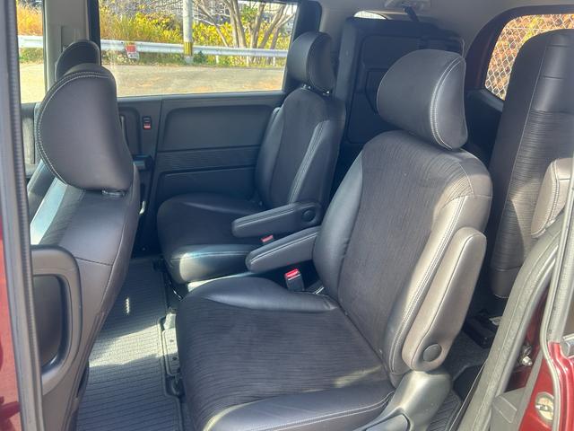 フリードハイブリッド ハイブリッド　プレミアムエディション　６人乗り　両側パワースライドドア　　ＥＴＣ　　スマートキー　　ＨＩＤライト　　ナビ・ＴＶ（ワンセグ）　　バックカメラ　　１年保証（25枚目）