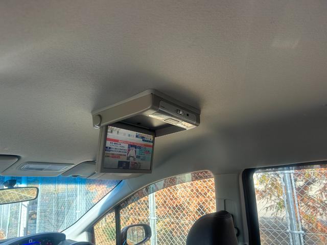 フリードハイブリッド ハイブリッド　プレミアムエディション　６人乗り　両側パワースライドドア　　ＥＴＣ　　スマートキー　　ＨＩＤライト　　ナビ・ＴＶ（ワンセグ）　　バックカメラ　　１年保証（45枚目）