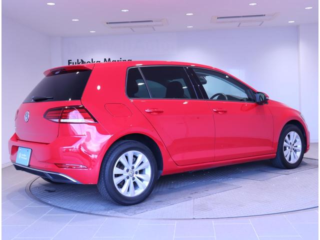 �E��e�[�������Y�ɂ́A�u�o�b�N�t�H�O�v����������Ă���A�J���������▶�̎��ɓ_��������ƁA����ԗ��֑O�ɎԂ����鎖��m�点�Ă���܂��̂ŁA���E�s�ǎ��̒Ǔˎ��̂�h���ł������S�@�\�ł��B