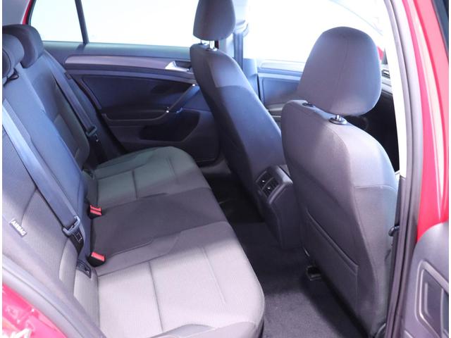 �㕔���Ȃ͂R�l�����̃V�[�g�ɂȂ��Ă���܂��I���ƂȂ̕�������Ă��s���R�̂Ȃ���ԂŁA�㕔���ȗp�̃G�A�R�������o�������������܂��B