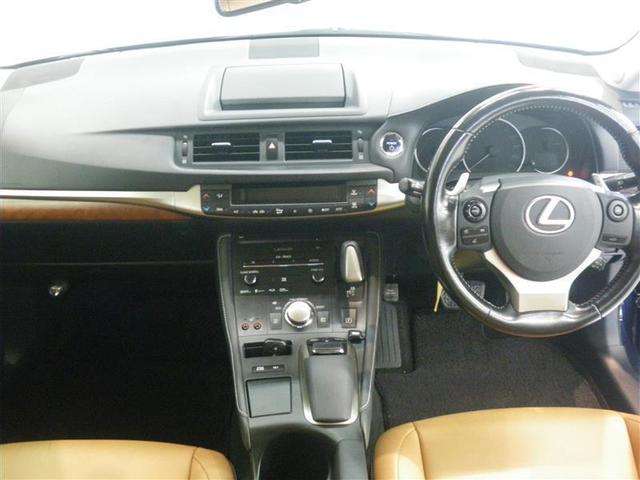 見えないところまで徹底洗浄！　「まるごとクリーニング」施工済み。　室内の汚れもニオイも、くまなく洗浄・除菌・消臭！　ボディやタイヤ、エンジンルームもすみずみまで美しく仕上げます。