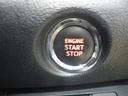 ワンプッシュで楽々エンジンスタート！キーを取り出さず、ドアノブに触れるだけでドアを施錠＆解錠も可能です。