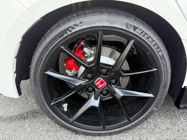 シビック タイプＲ　登録済未使用車　ナビ　バックカメラ　ＥＴＣ　純正アルミホイール　スマートキー　プッシュスタート　セキュリティー　レーンアシスト（15枚目）