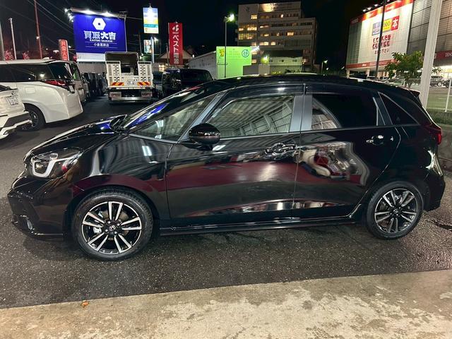 フィット ｅ：ＨＥＶ　ＲＳ　ホンダセンシング　ＬＥＤヘッドライト　ＥＴＣ２．０　ナビテレビ　バックカメラ　スマートキー　プッシュスタート　セキュリティー　前後ドライブレコーダー　デジタルインナーミラー（4枚目）