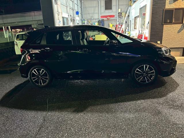 フィット ｅ：ＨＥＶ　ＲＳ　ホンダセンシング　ＬＥＤヘッドライト　ＥＴＣ２．０　ナビテレビ　バックカメラ　スマートキー　プッシュスタート　セキュリティー　前後ドライブレコーダー　デジタルインナーミラー（5枚目）