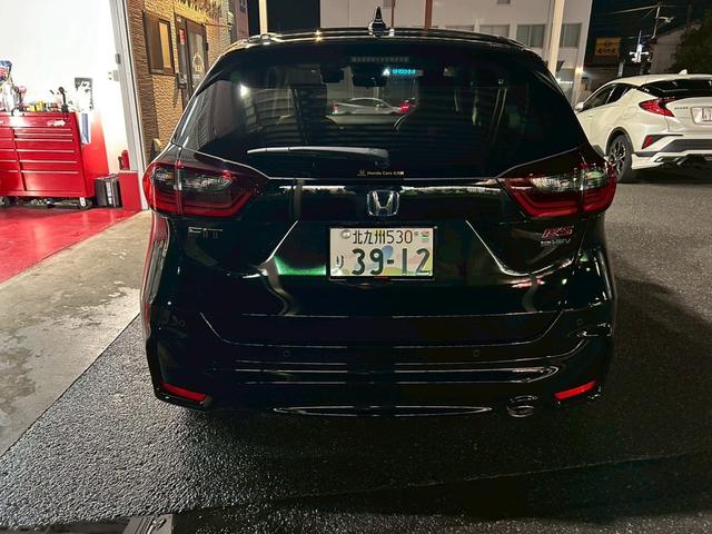 フィット ｅ：ＨＥＶ　ＲＳ　ホンダセンシング　ＬＥＤヘッドライト　ＥＴＣ２．０　ナビテレビ　バックカメラ　スマートキー　プッシュスタート　セキュリティー　前後ドライブレコーダー　デジタルインナーミラー（7枚目）