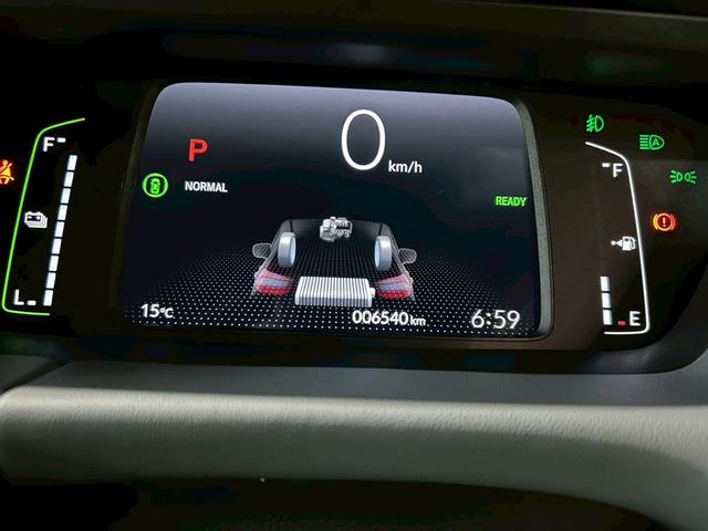 フィット ｅ：ＨＥＶ　ＲＳ　ホンダセンシング　ＬＥＤヘッドライト　ＥＴＣ２．０　ナビテレビ　バックカメラ　スマートキー　プッシュスタート　セキュリティー　前後ドライブレコーダー　デジタルインナーミラー（14枚目）