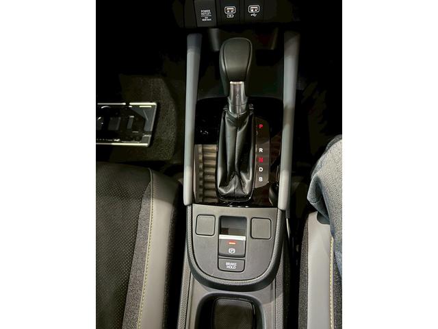 フィット ｅ：ＨＥＶ　ＲＳ　ホンダセンシング　ＬＥＤヘッドライト　ＥＴＣ２．０　ナビテレビ　バックカメラ　スマートキー　プッシュスタート　セキュリティー　前後ドライブレコーダー　デジタルインナーミラー（18枚目）