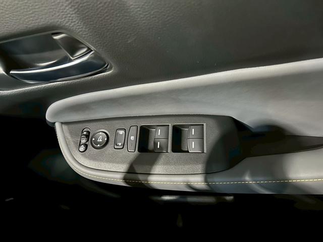 フィット ｅ：ＨＥＶ　ＲＳ　ホンダセンシング　ＬＥＤヘッドライト　ＥＴＣ２．０　ナビテレビ　バックカメラ　スマートキー　プッシュスタート　セキュリティー　前後ドライブレコーダー　デジタルインナーミラー（21枚目）