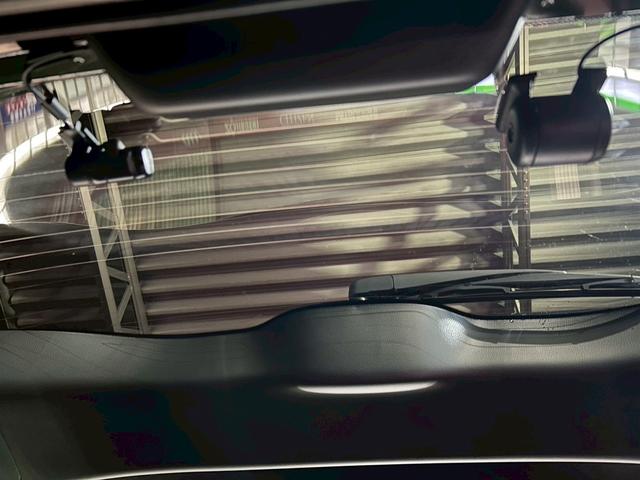 フィット ｅ：ＨＥＶ　ＲＳ　ホンダセンシング　ＬＥＤヘッドライト　ＥＴＣ２．０　ナビテレビ　バックカメラ　スマートキー　プッシュスタート　セキュリティー　前後ドライブレコーダー　デジタルインナーミラー（25枚目）