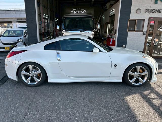 フェアレディＺ バージョンＳ　社外マフラー　リアタイヤワイトレ　強化クラッチ　車高調　ナビテレビ（8枚目）