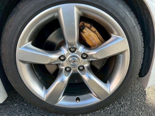 フェアレディＺ バージョンＳ　社外マフラー　リアタイヤワイトレ　強化クラッチ　車高調　ナビテレビ（9枚目）