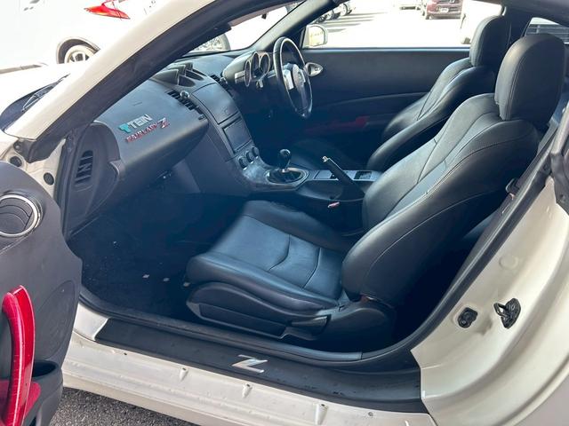 フェアレディＺ バージョンＳ　社外マフラー　リアタイヤワイトレ　強化クラッチ　車高調　ナビテレビ（14枚目）