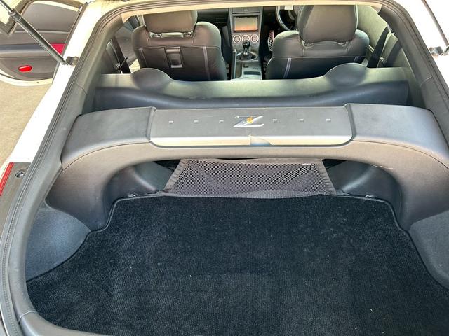 フェアレディＺ バージョンＳ　社外マフラー　リアタイヤワイトレ　強化クラッチ　車高調　ナビテレビ（16枚目）