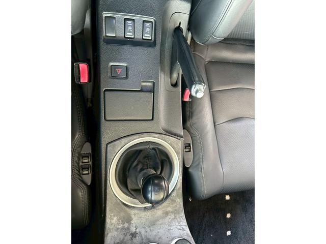 フェアレディＺ バージョンＳ　社外マフラー　リアタイヤワイトレ　強化クラッチ　車高調　ナビテレビ（24枚目）