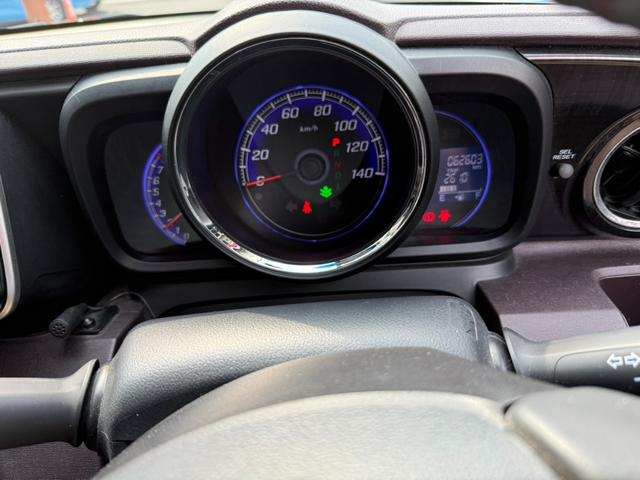 N-ONE プレミアム・Lパッケージ ナビテレビ スマートキー プッシュスタート セキュリティー ベンチシート 純正アルミホイール HIDライト(15枚目)