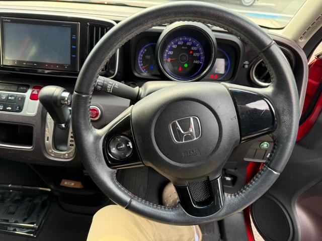 N-ONE プレミアム・Lパッケージ ナビテレビ スマートキー プッシュスタート セキュリティー ベンチシート 純正アルミホイール HIDライト(17枚目)