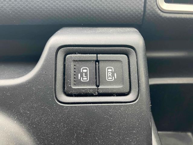 指先ひとつでドアオープン。【ワンアクション両側パワースライドドア】両手がふさがっていても、スイッチひとつでスライドドアが自動解錠＆自動オープンします。