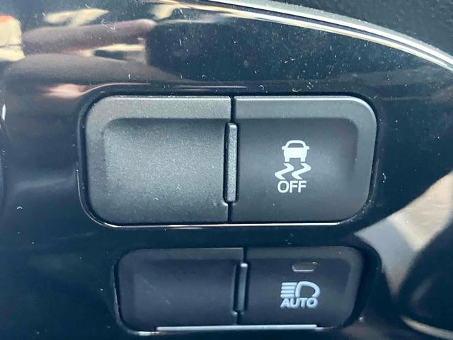 プリウス Ｓツーリングセレクション　ドライブレコーダー　ＥＴＣ　クリアランスソナー　レーンアシスト　オートクルーズコントロール　衝突被害軽減システム　バックカメラ　ナビ　ＴＶ　アルミホイール　オートマチックハイビーム　オートライト（11枚目）