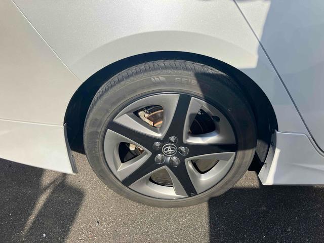 プリウス Ｓツーリングセレクション　ドライブレコーダー　ＥＴＣ　クリアランスソナー　レーンアシスト　オートクルーズコントロール　衝突被害軽減システム　バックカメラ　ナビ　ＴＶ　アルミホイール　オートマチックハイビーム　オートライト（21枚目）