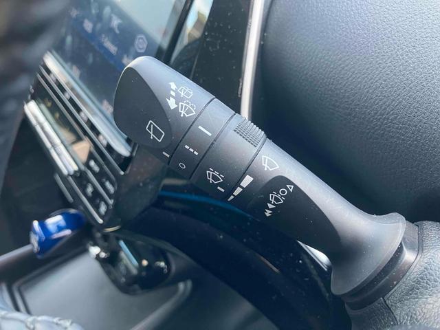 プリウス Ｓツーリングセレクション　ドライブレコーダー　ＥＴＣ　クリアランスソナー　レーンアシスト　オートクルーズコントロール　衝突被害軽減システム　バックカメラ　ナビ　ＴＶ　アルミホイール　オートマチックハイビーム　オートライト（37枚目）