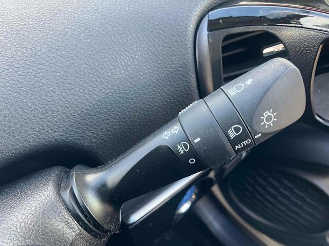 プリウス Ｓツーリングセレクション　ドライブレコーダー　ＥＴＣ　クリアランスソナー　レーンアシスト　オートクルーズコントロール　衝突被害軽減システム　バックカメラ　ナビ　ＴＶ　アルミホイール　オートマチックハイビーム　オートライト（38枚目）