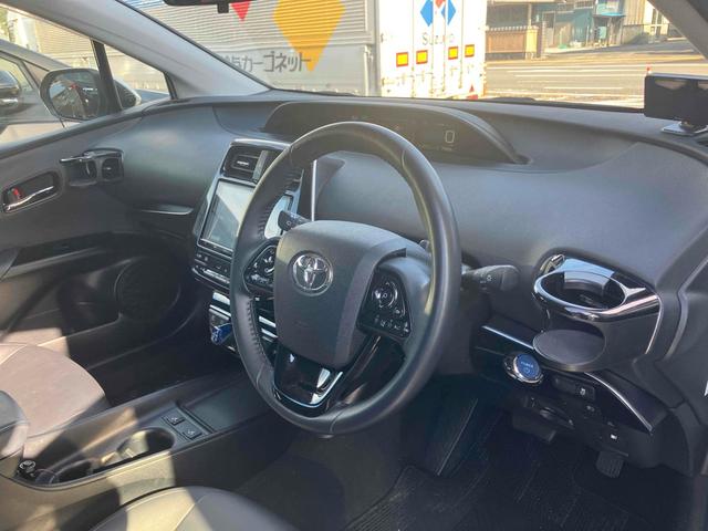 プリウス Ｓツーリングセレクション　ドライブレコーダー　ＥＴＣ　クリアランスソナー　レーンアシスト　オートクルーズコントロール　衝突被害軽減システム　バックカメラ　ナビ　ＴＶ　アルミホイール　オートマチックハイビーム　オートライト（42枚目）