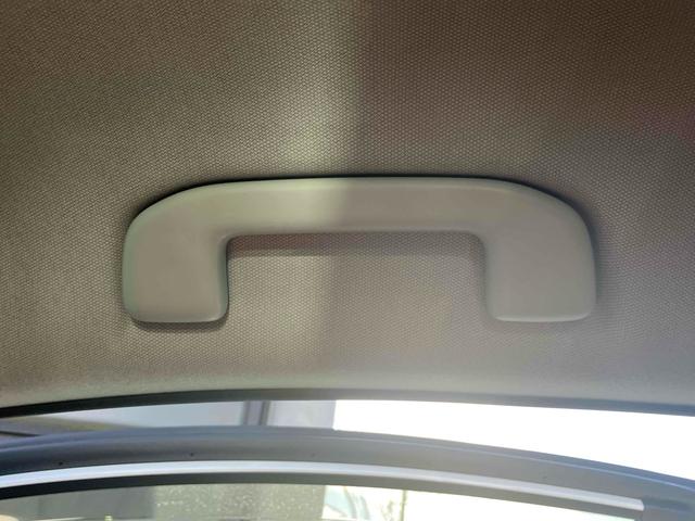 プリウス Ｓツーリングセレクション　ドライブレコーダー　ＥＴＣ　クリアランスソナー　レーンアシスト　オートクルーズコントロール　衝突被害軽減システム　バックカメラ　ナビ　ＴＶ　アルミホイール　オートマチックハイビーム　オートライト（49枚目）